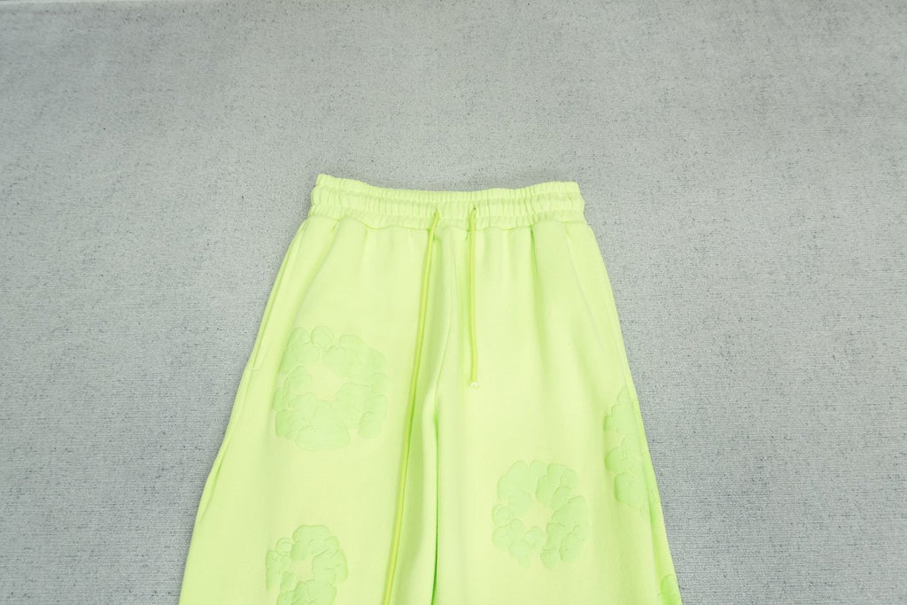 D - SWEATPANTS