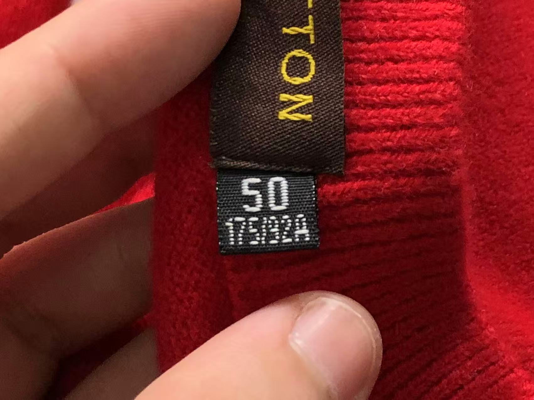 L - SWEATER