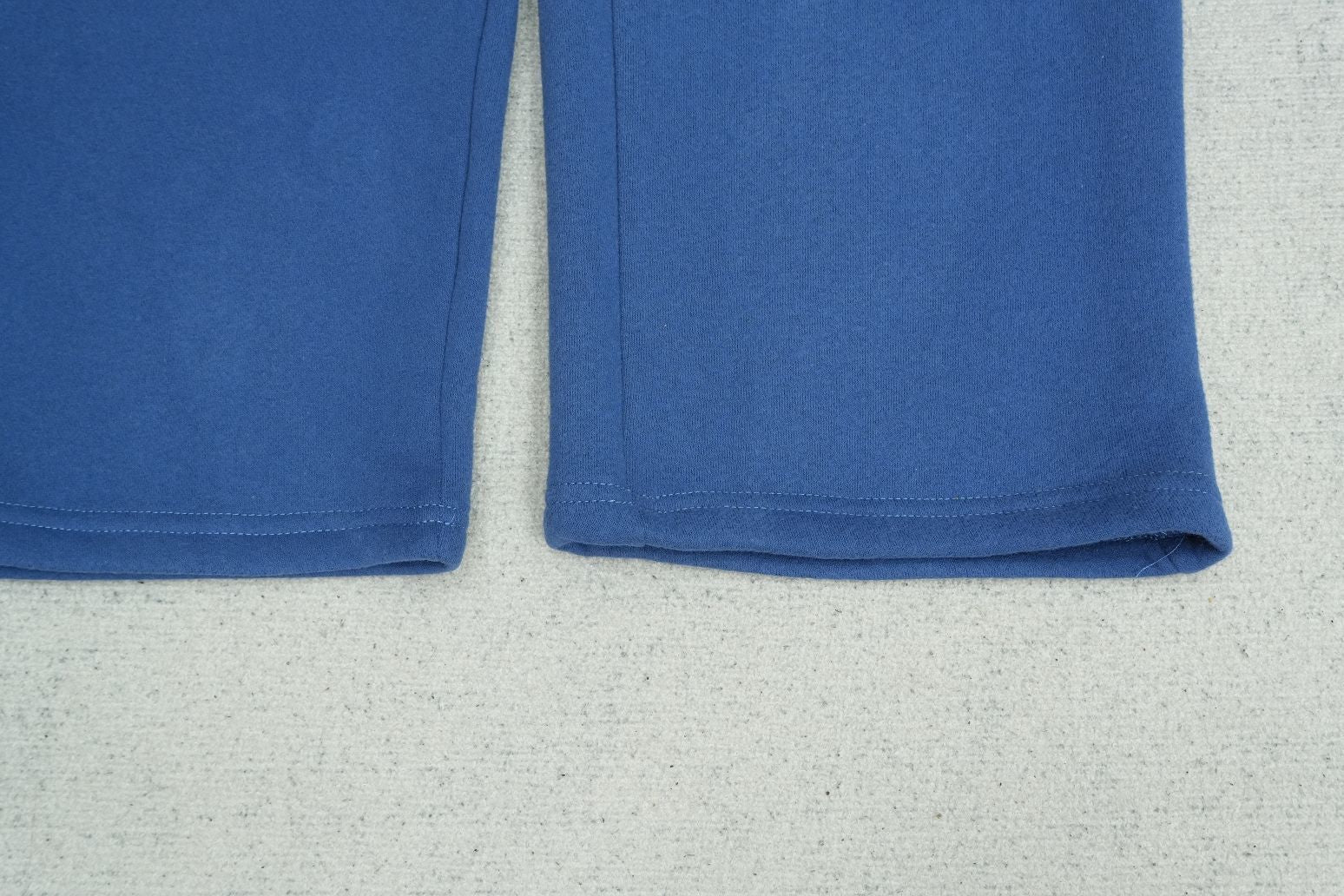 B - SWEATPANTS