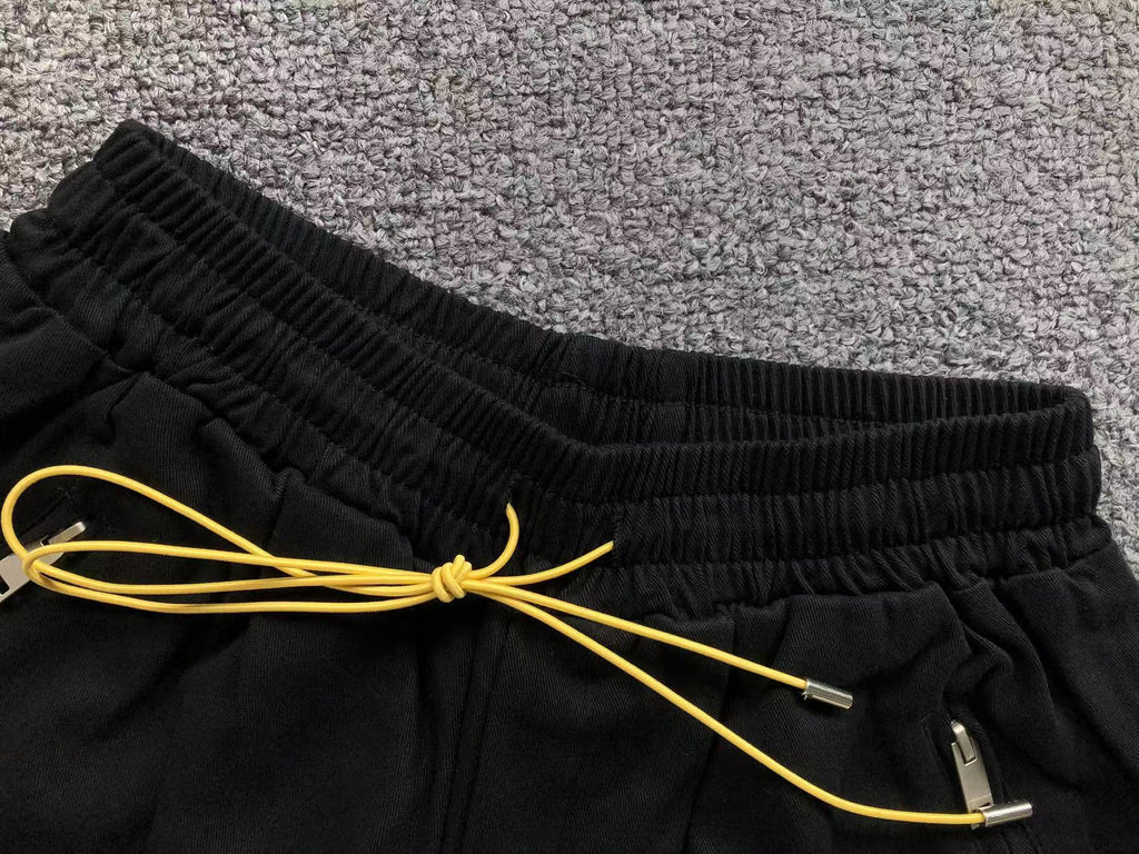 R - SHORTS