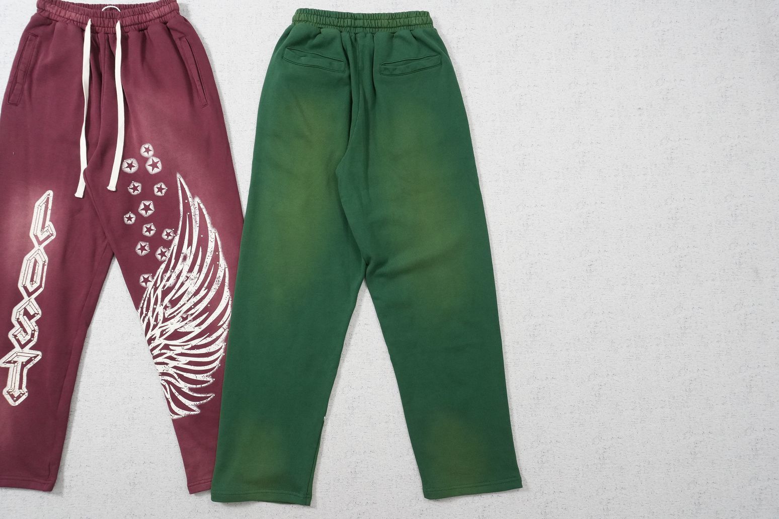 L - SWEATPANTS