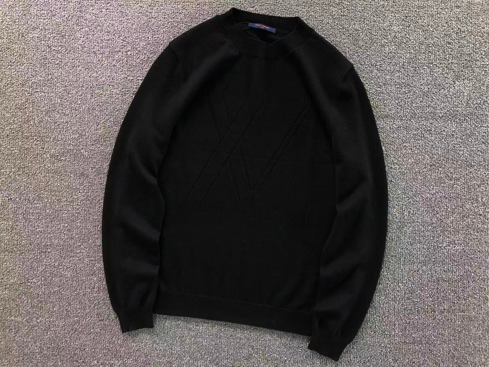 L - SWEATER