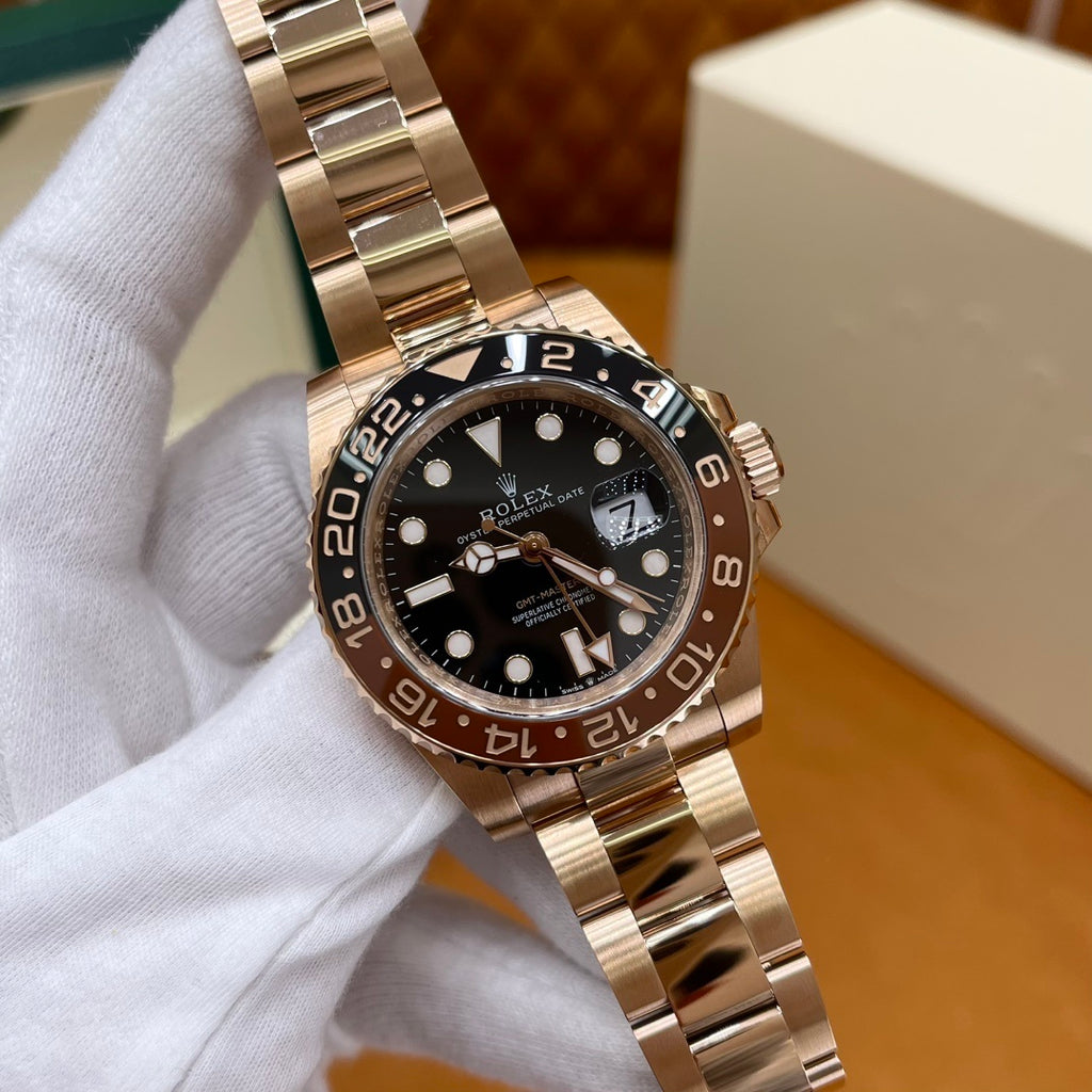 M - Watch