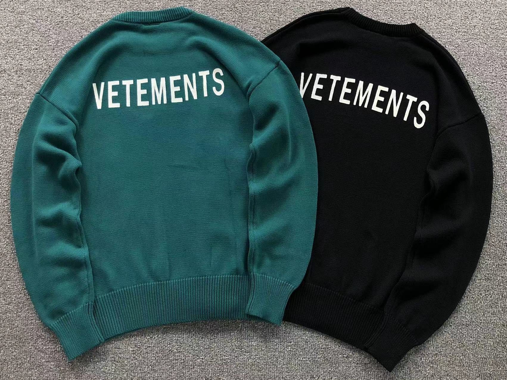 V - SWEATER