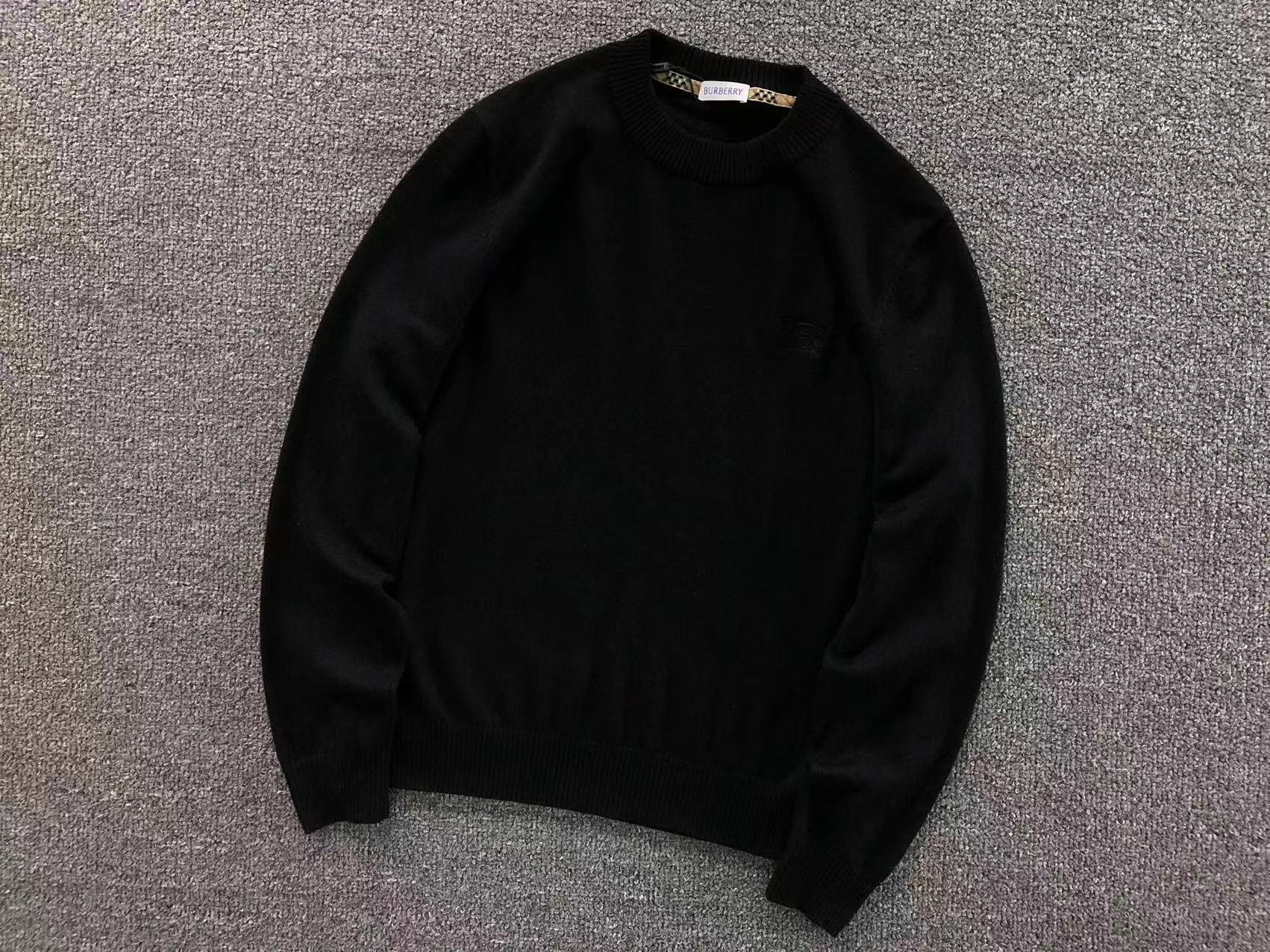 B - SWEATER