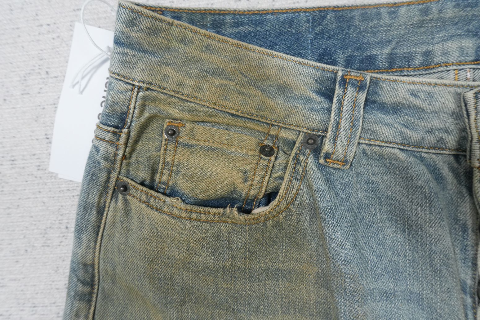 A - JEANS
