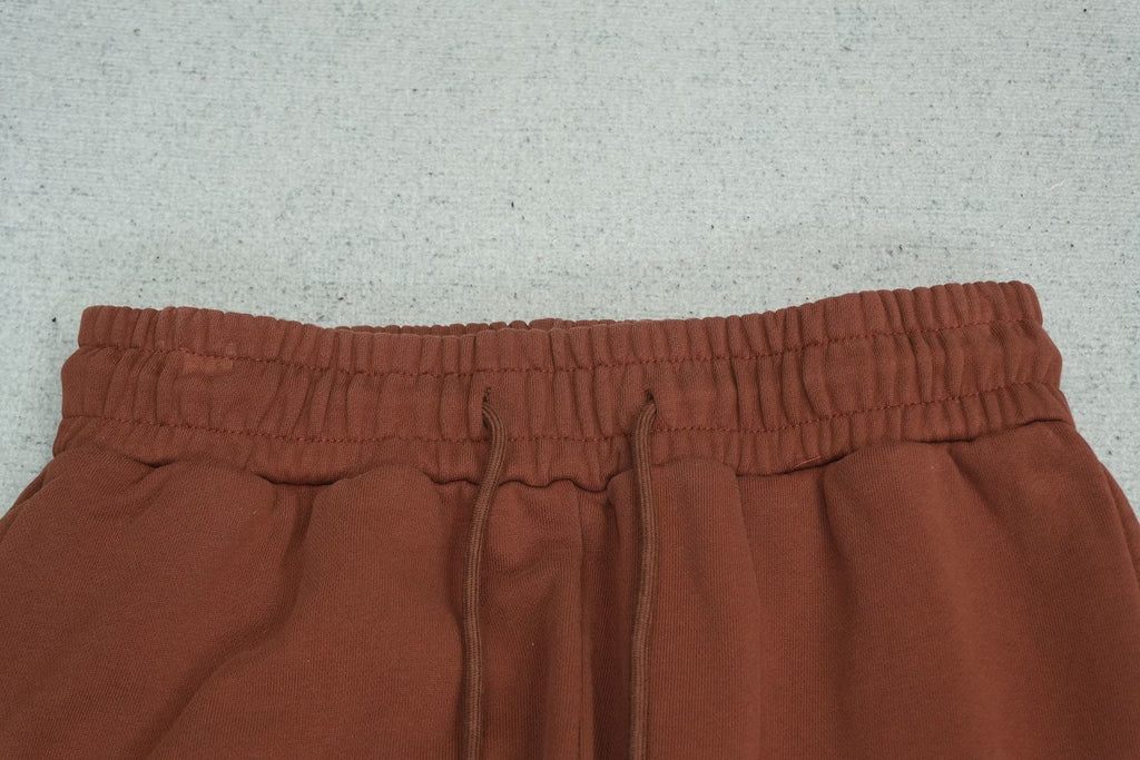D - SWEATPANTS