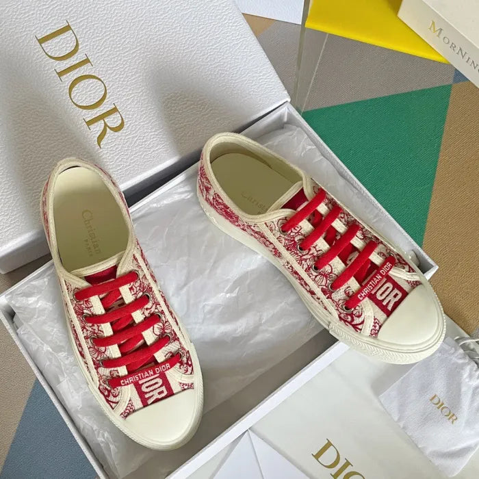 D - SNEAKERS