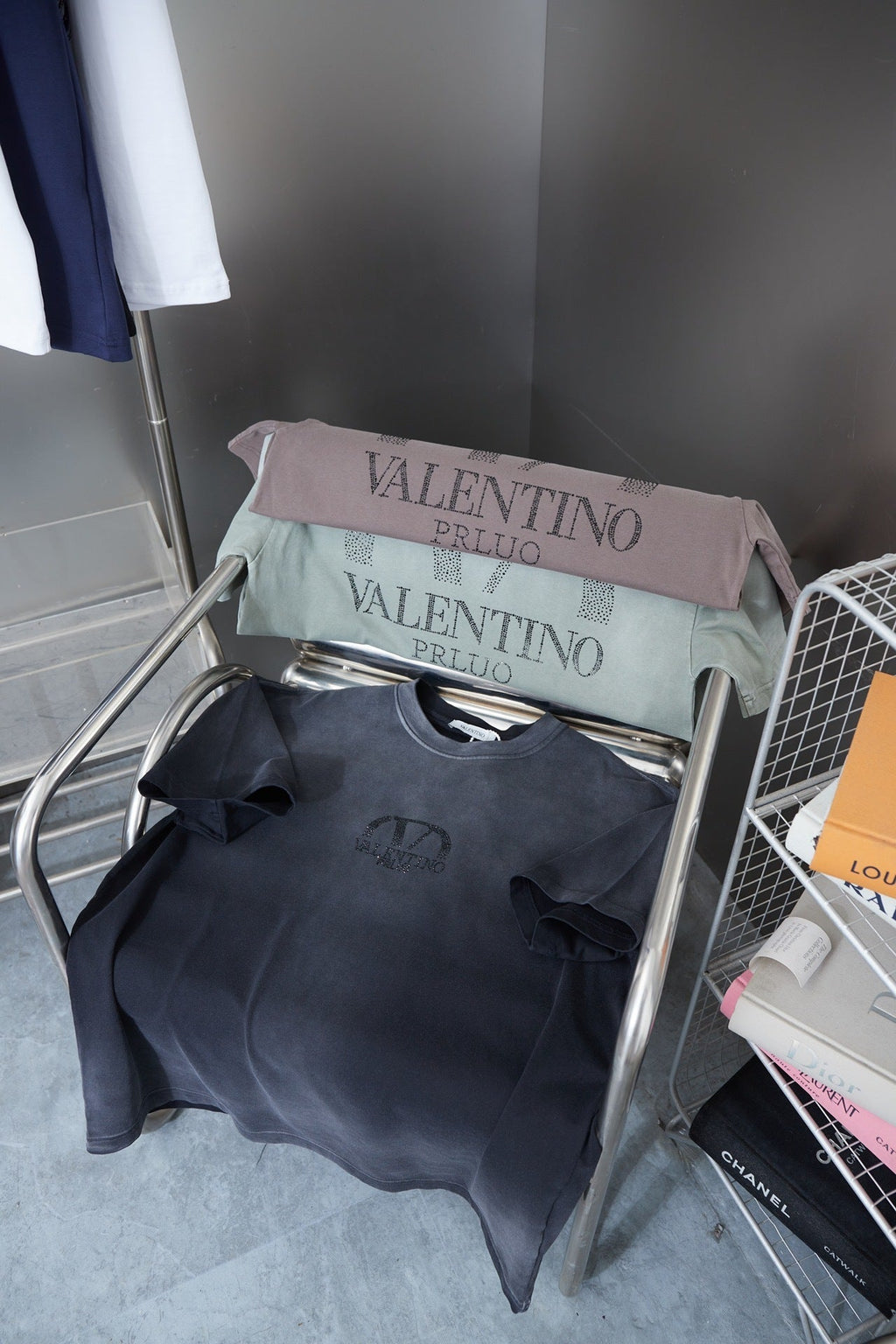 V - TSHIRT