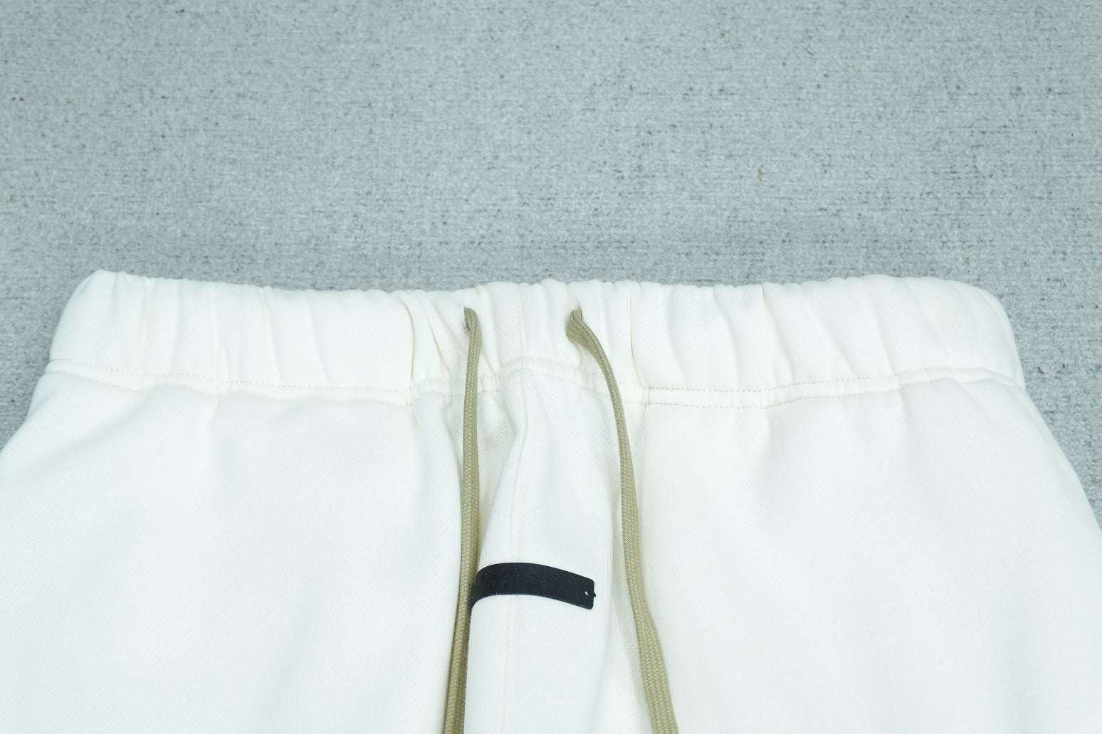 F - SWEATPANTS