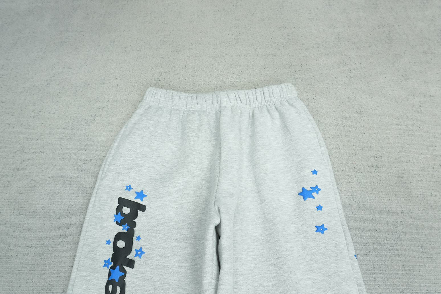 B - SWEATPANTS
