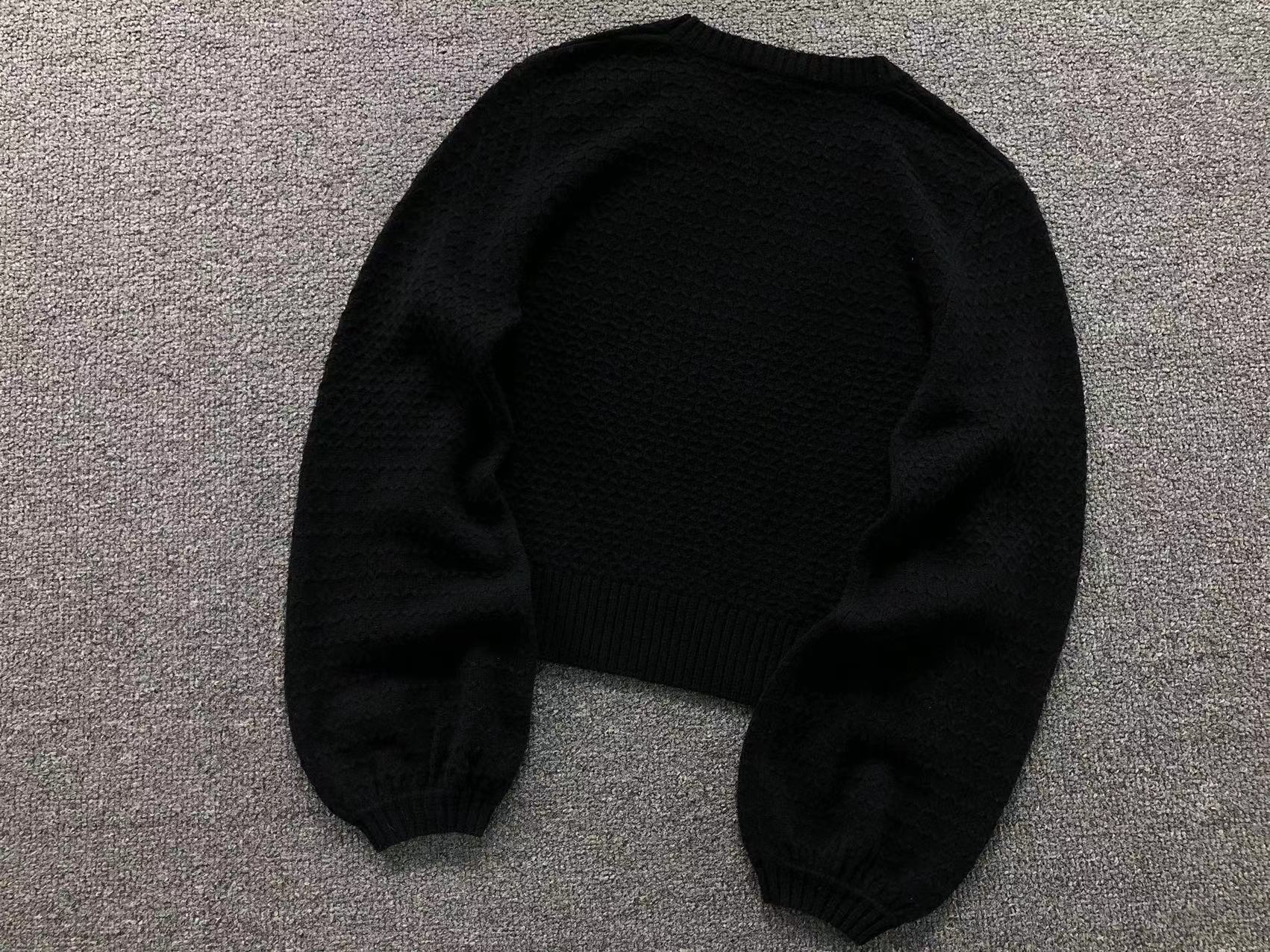 M - SWEATER