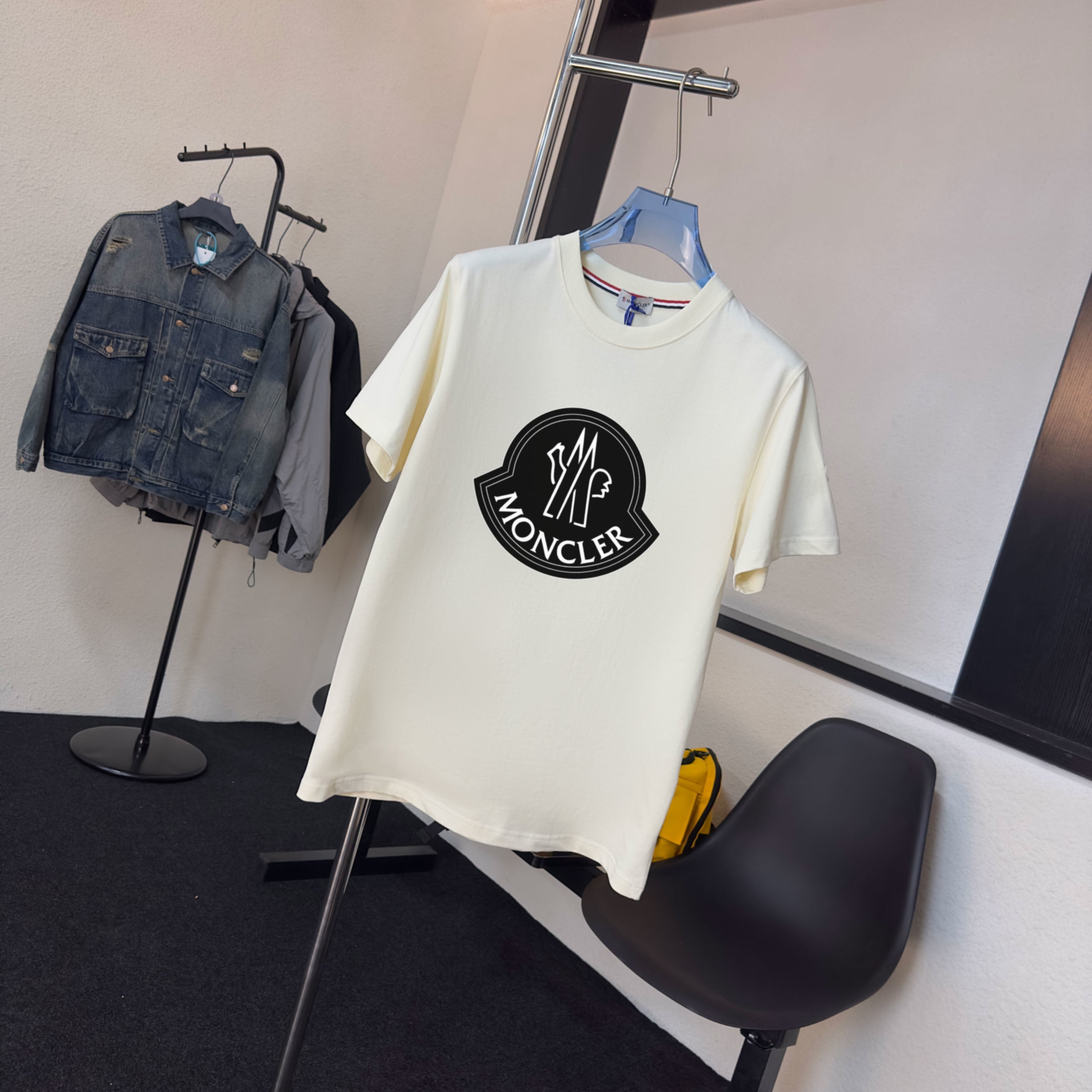 M - TSHIRT