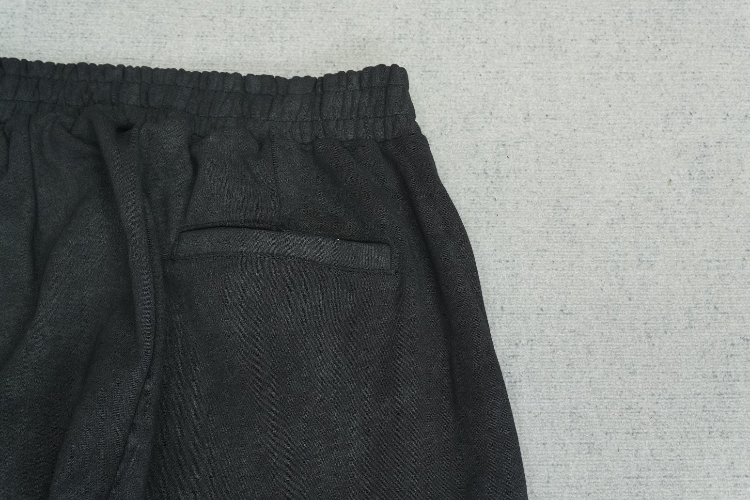 F - SWEATPANTS
