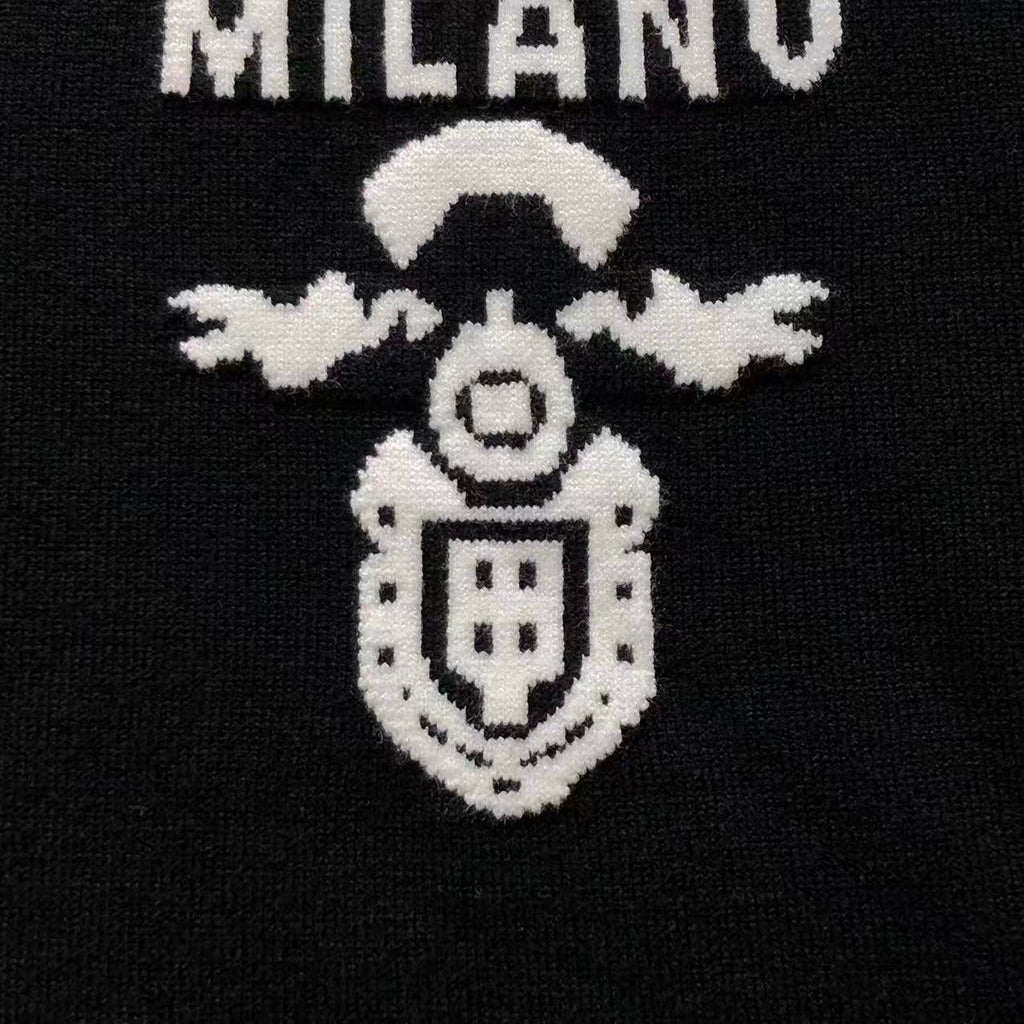 P - SWEATER