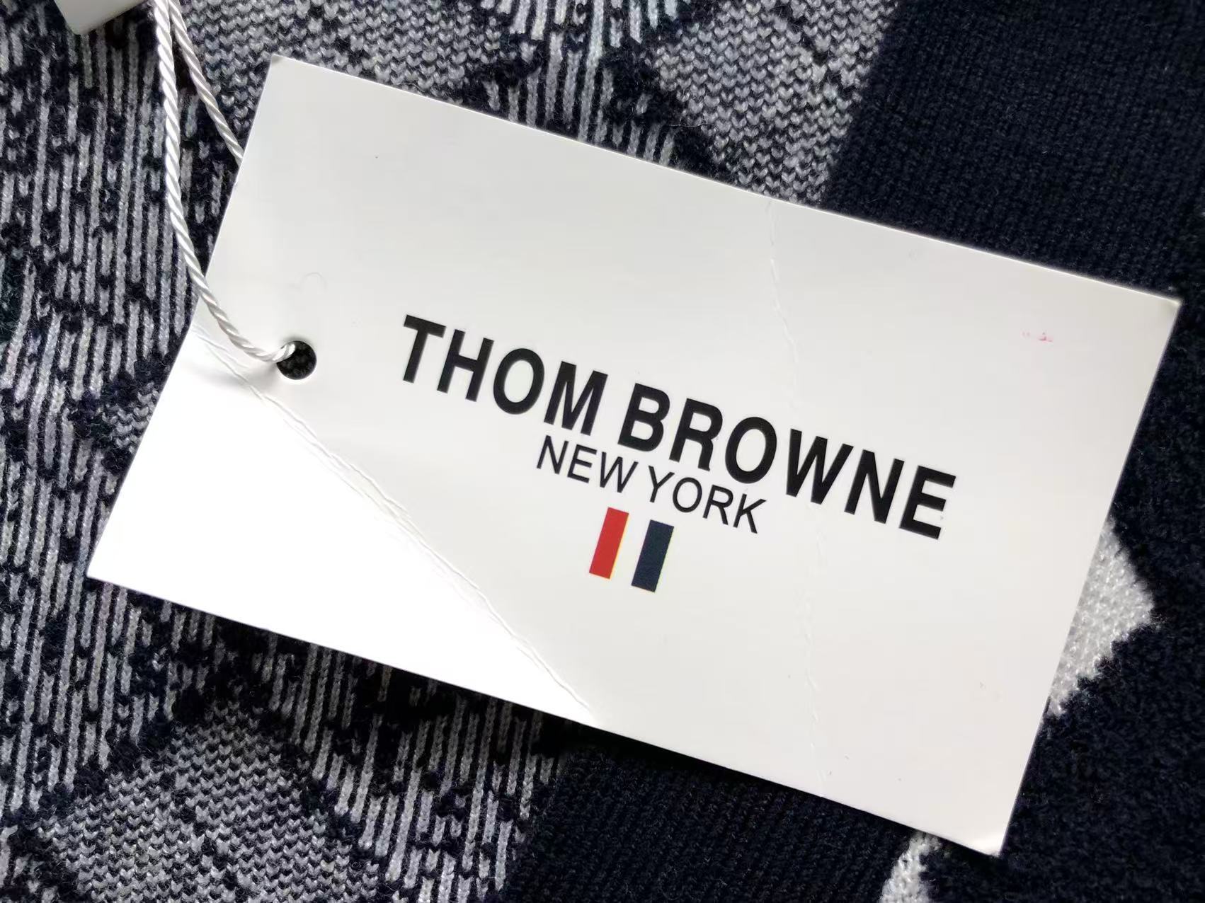 T - SWEATER