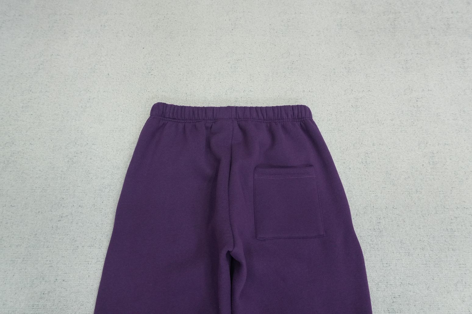 S - SWEATPANTS