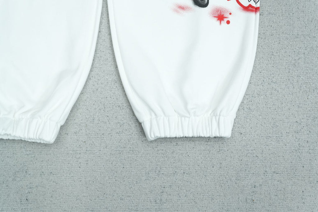 V - SWEATPANTS