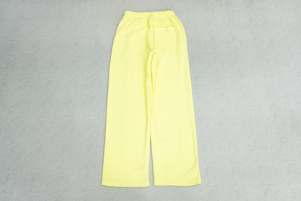 B - SWEATPANTS