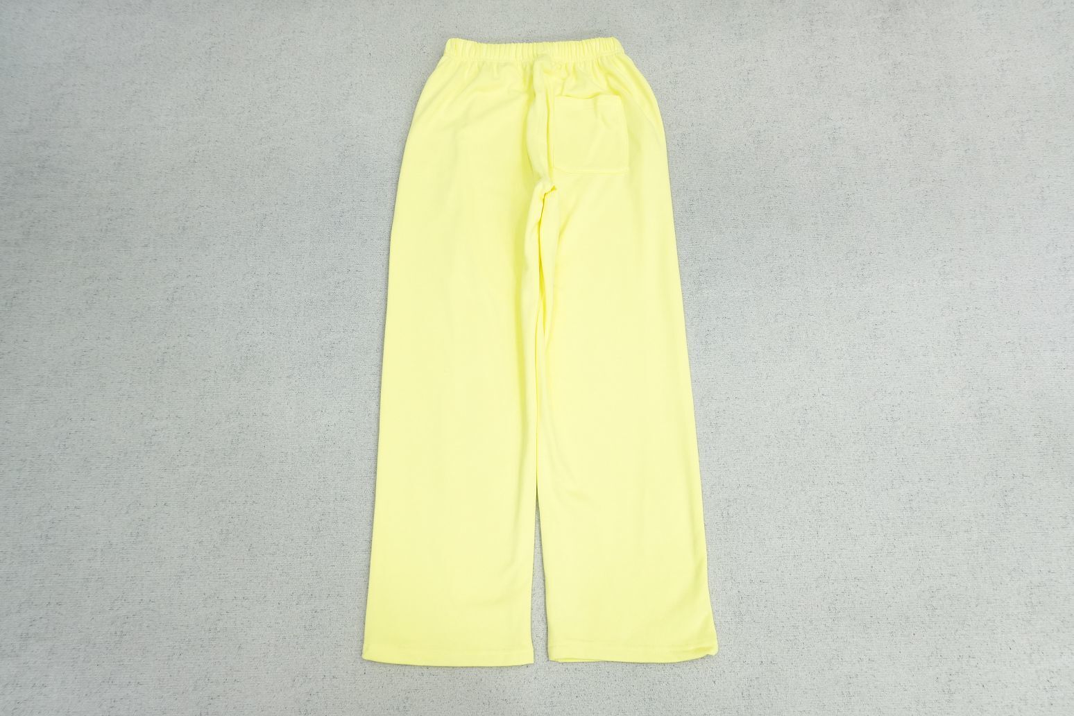 B - SWEATPANTS