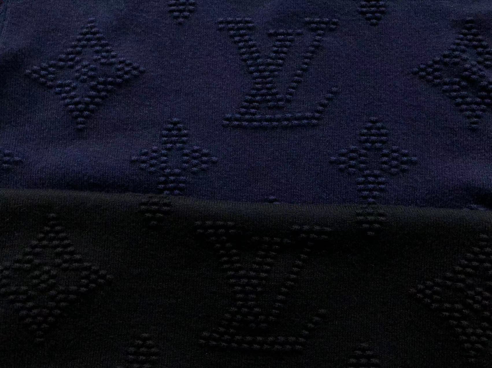 L - SWEATER