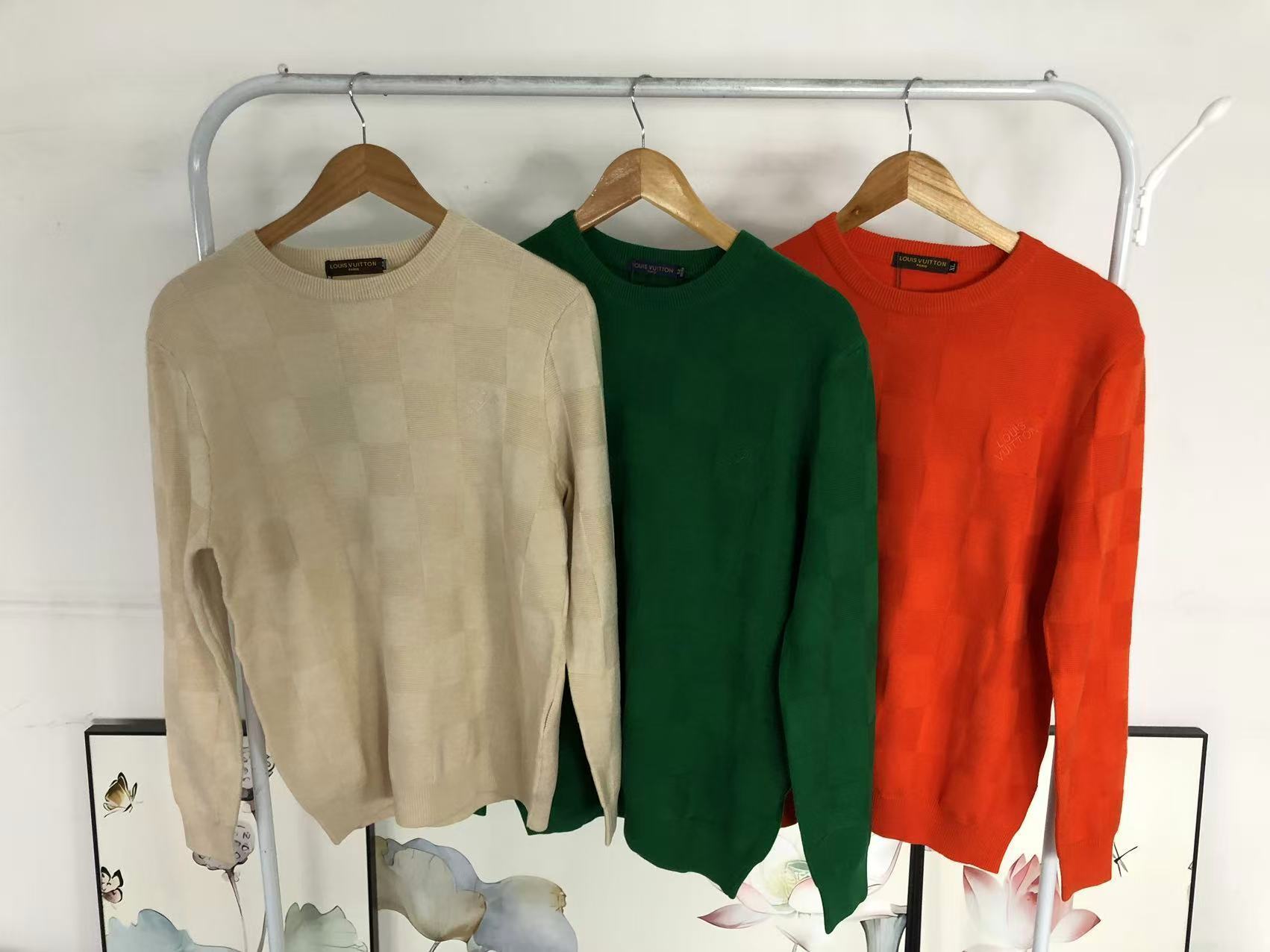L - SWEATER