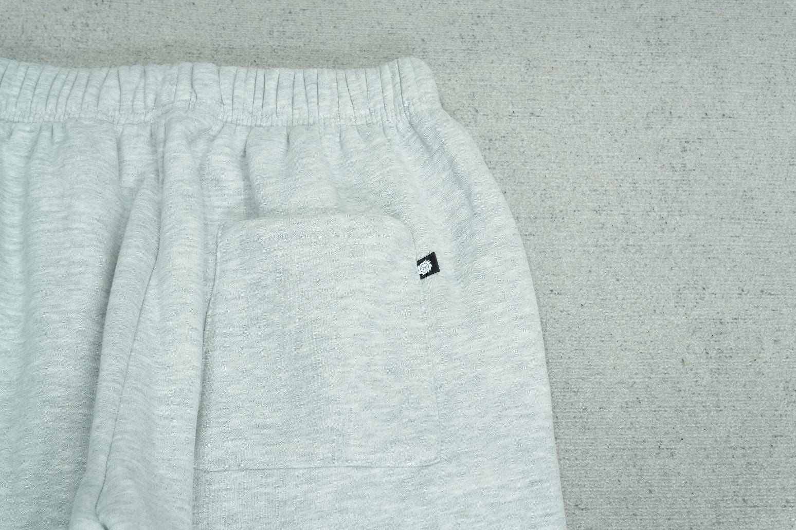 B - SWEATPANTS