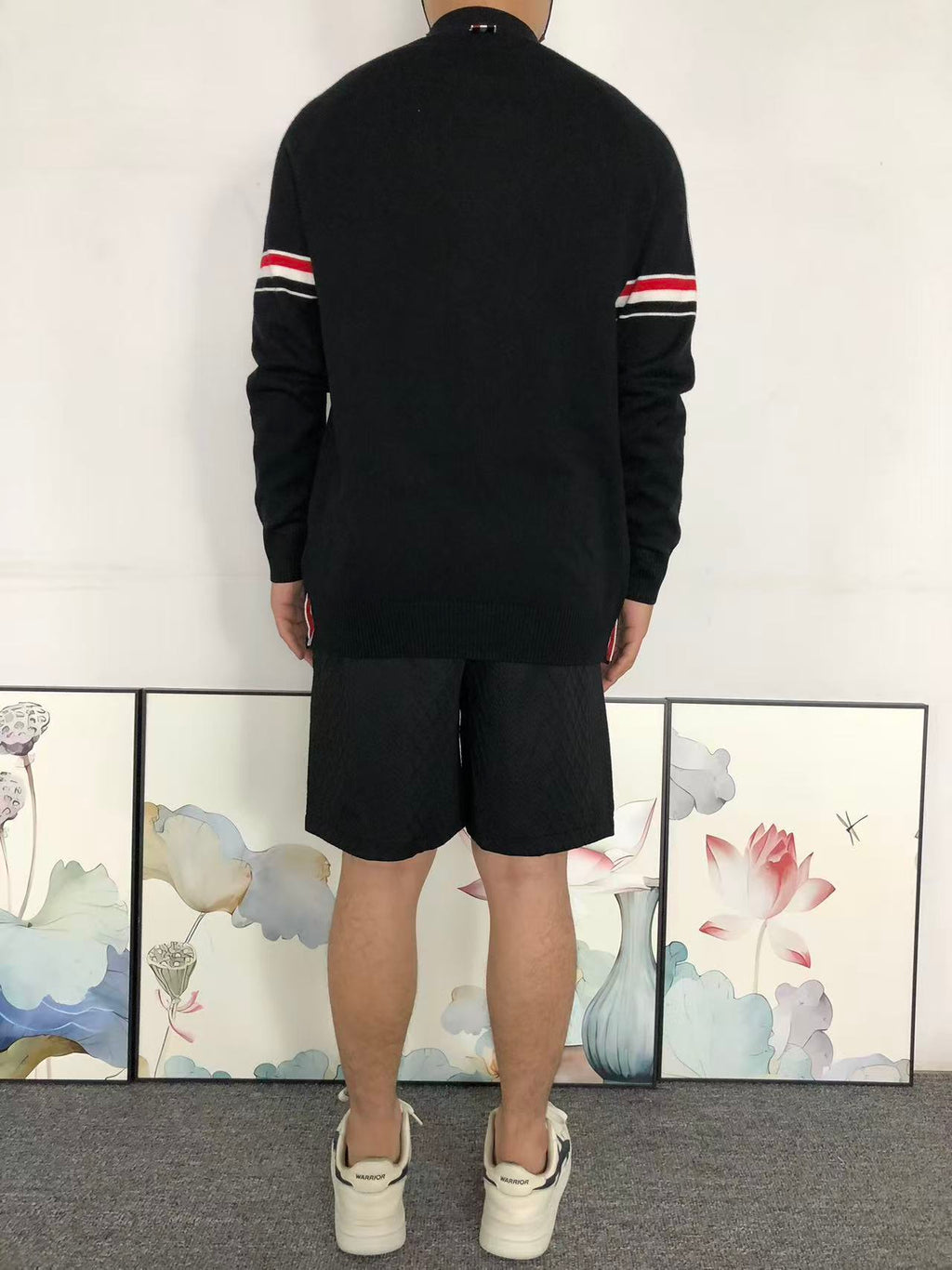 T - SWEATER
