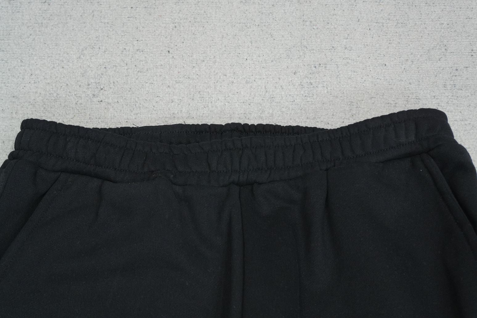 M - SWEATPANTS