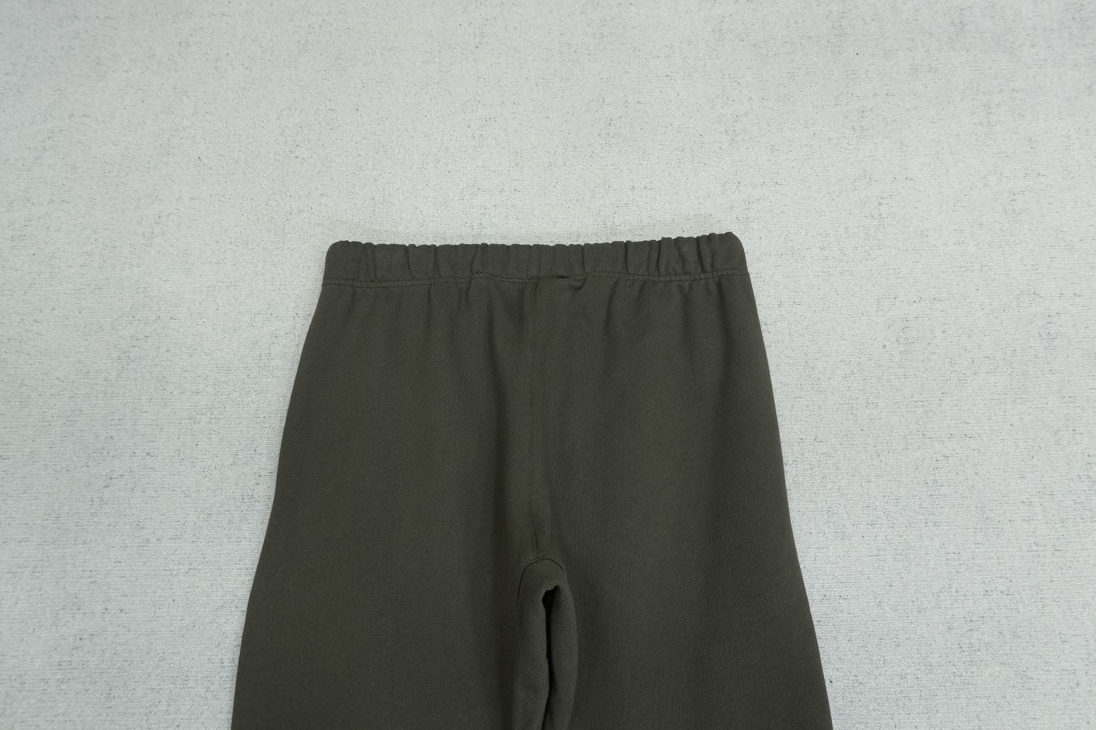 F - SWEATPANTS