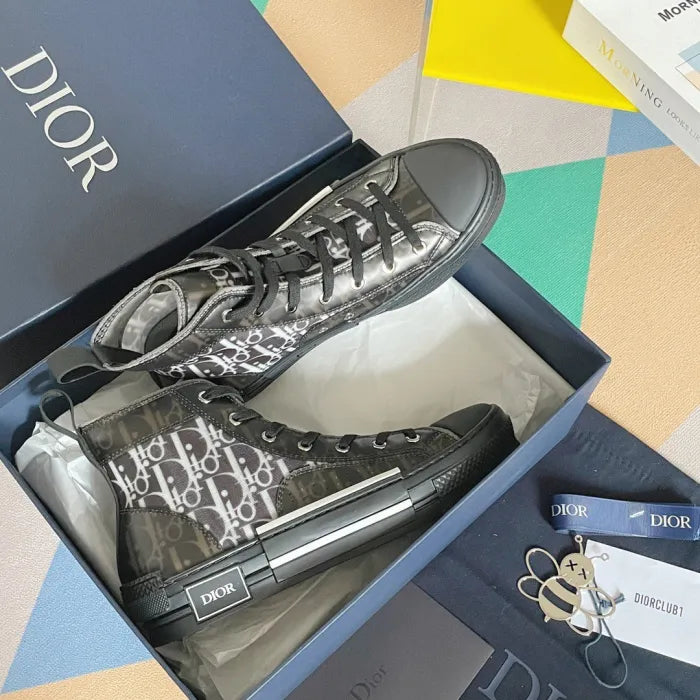 D - SNEAKERS