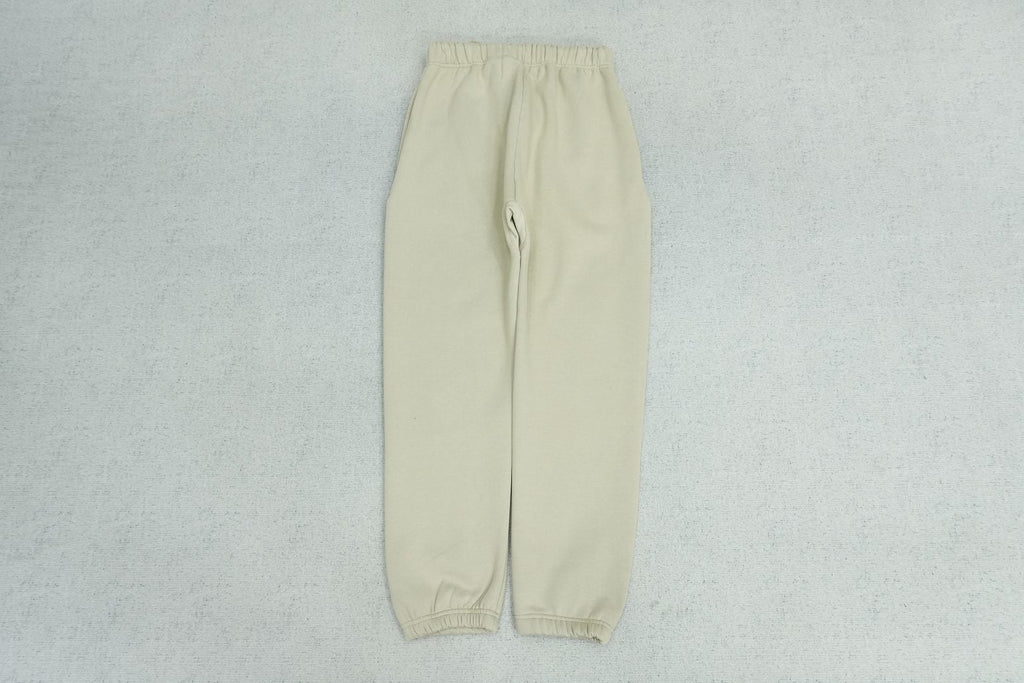 F - SWEATPANTS