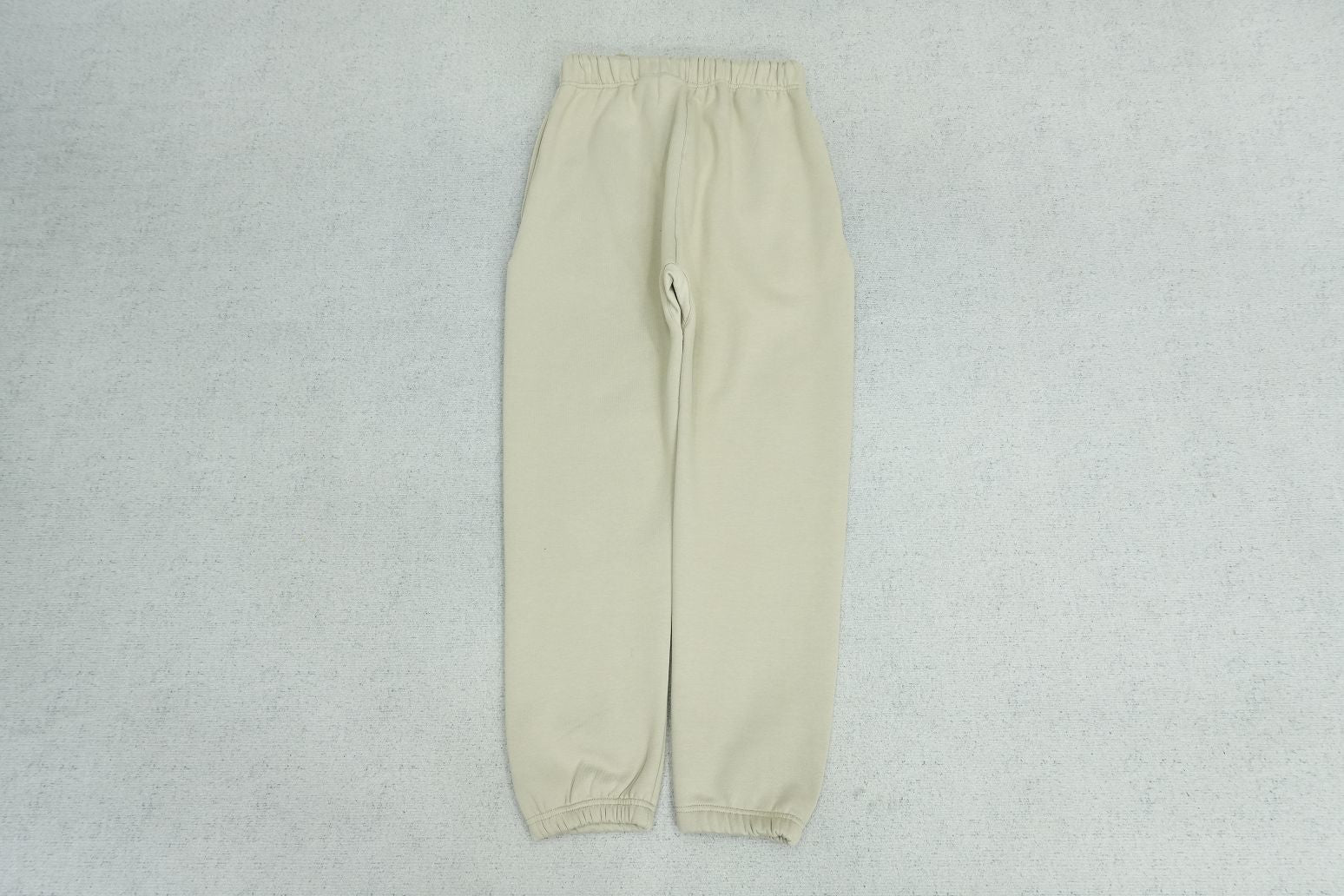 F - SWEATPANTS