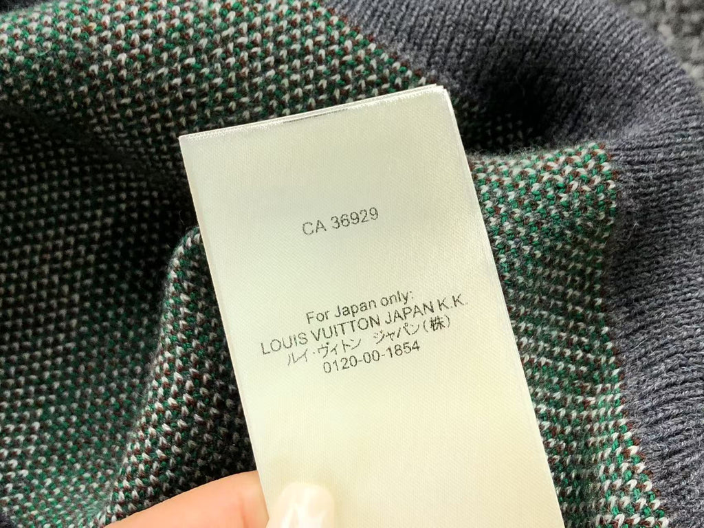 L - SWEATER
