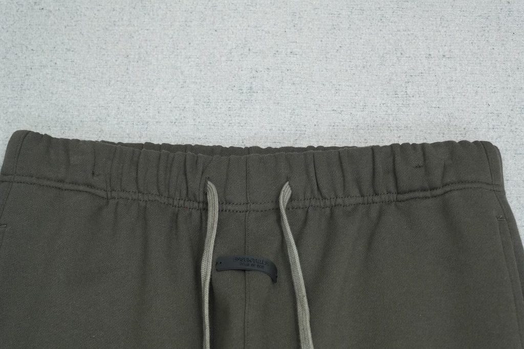 F - SWEATPANTS