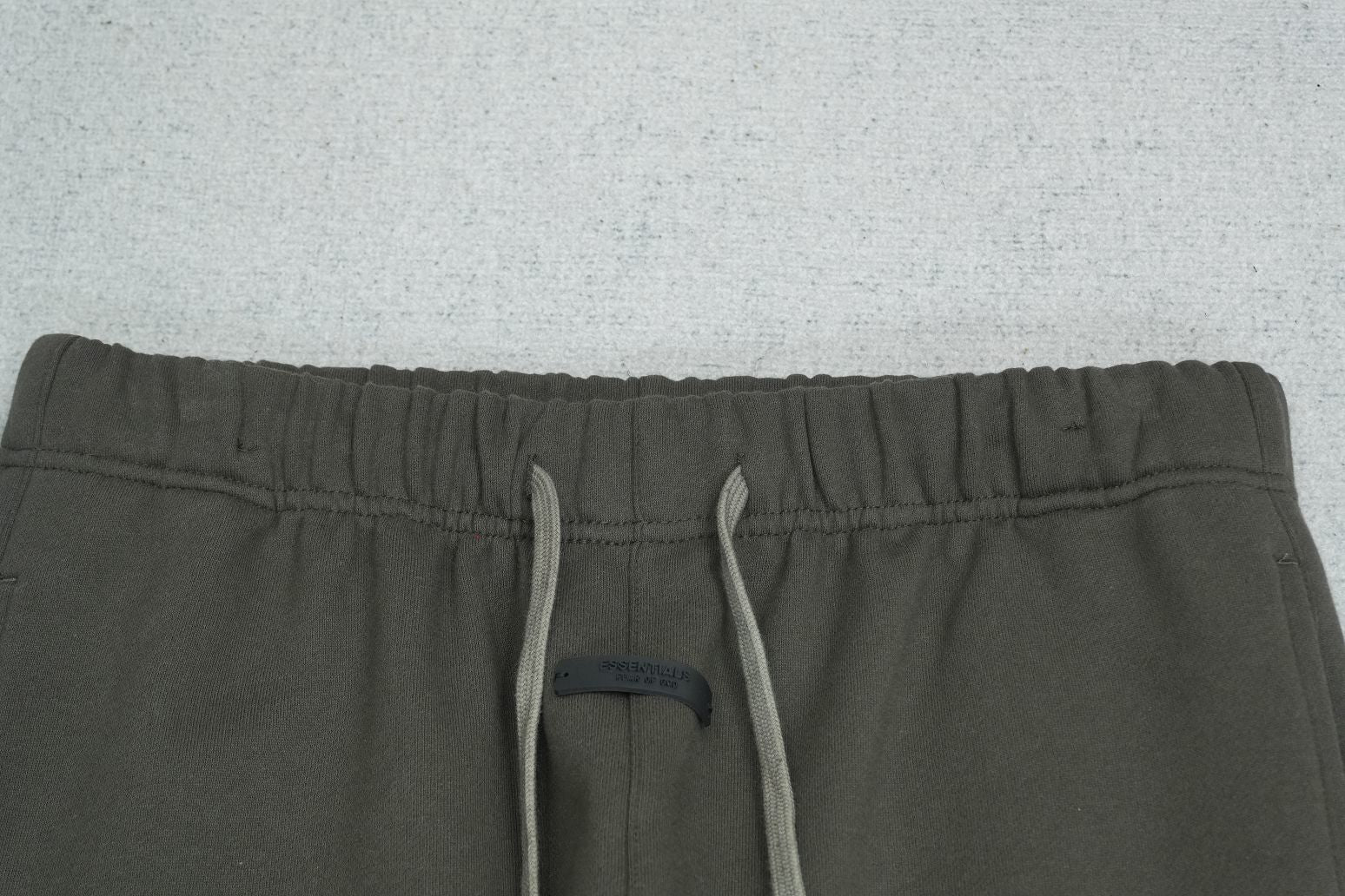 F - SWEATPANTS