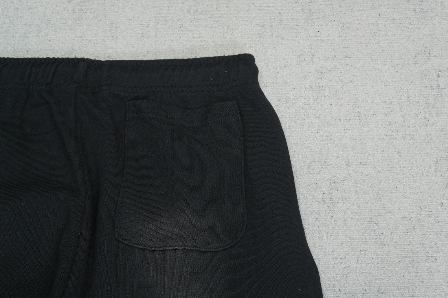 H - SWEATPANTS