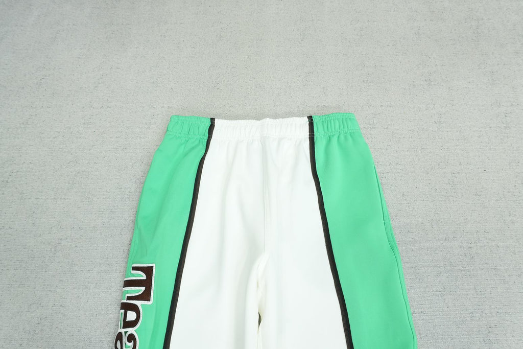 D - SWEATPANTS