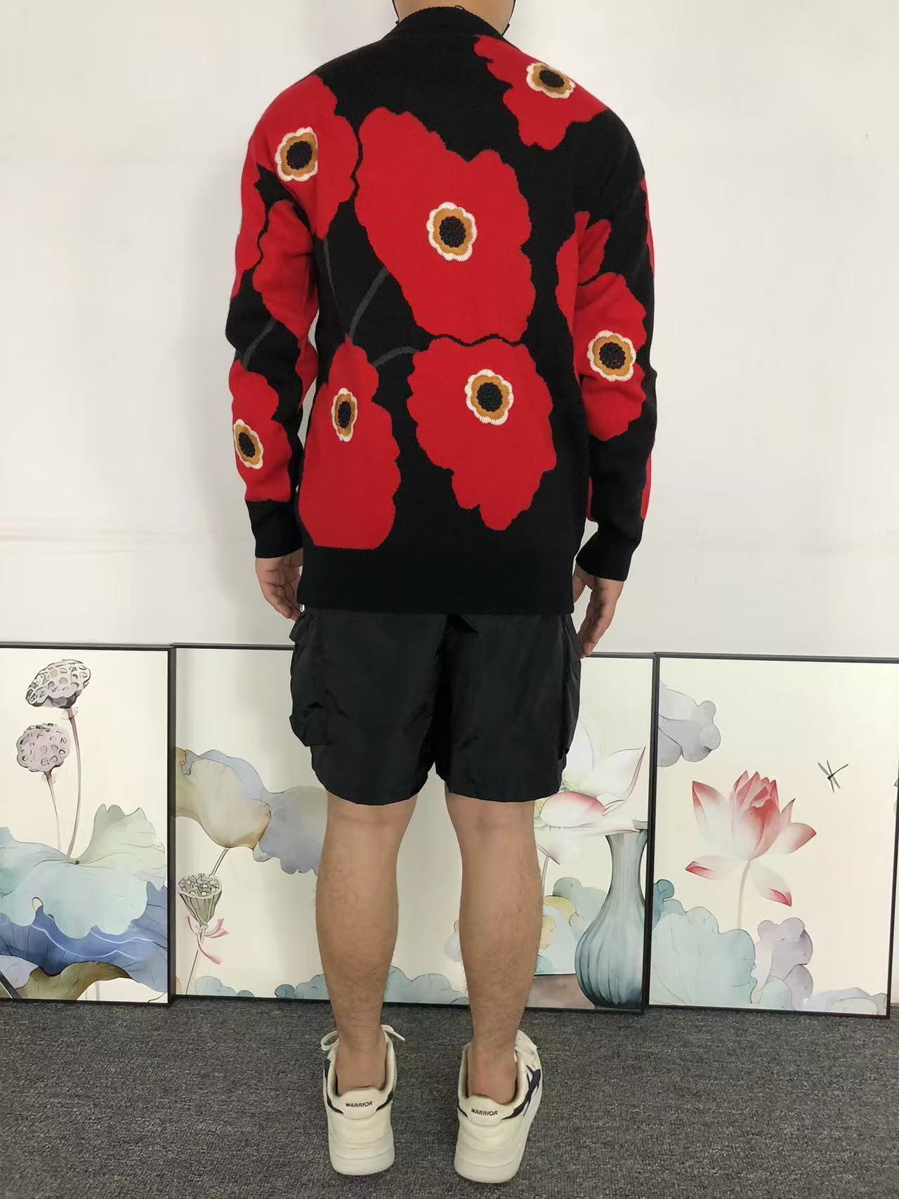 L - SWEATER