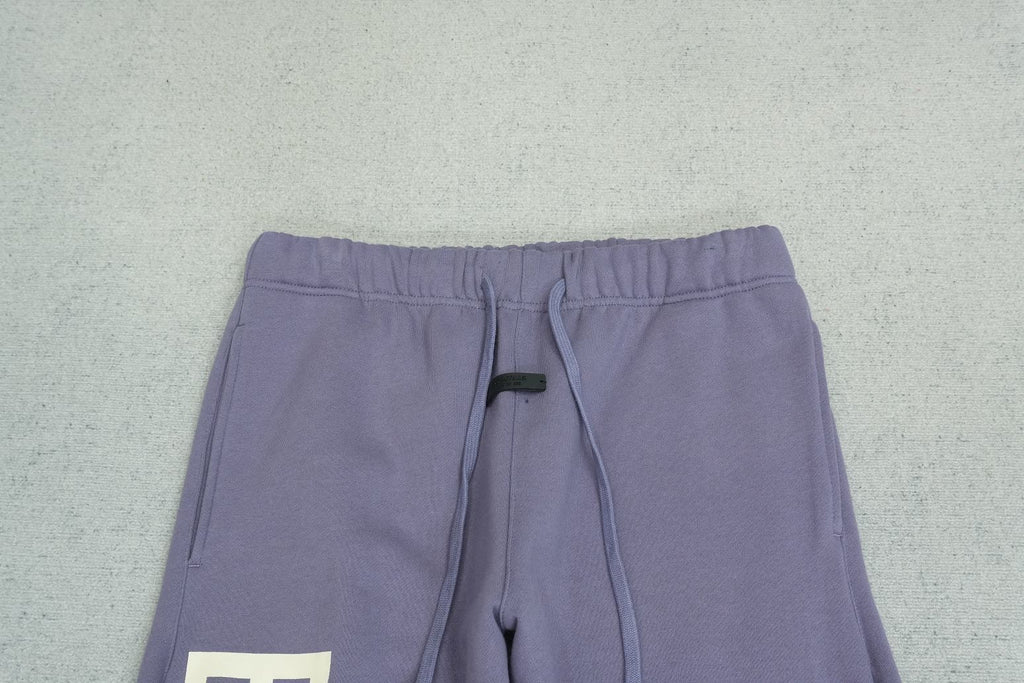 F - SWEATPANTS