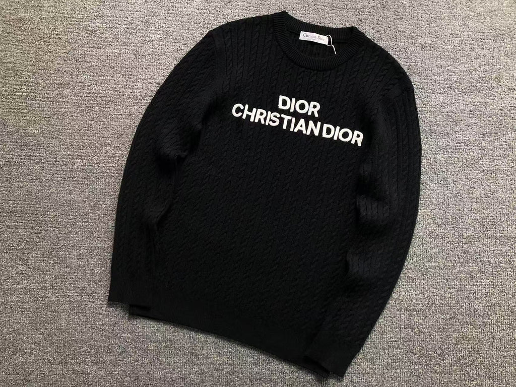 D - SWEATER