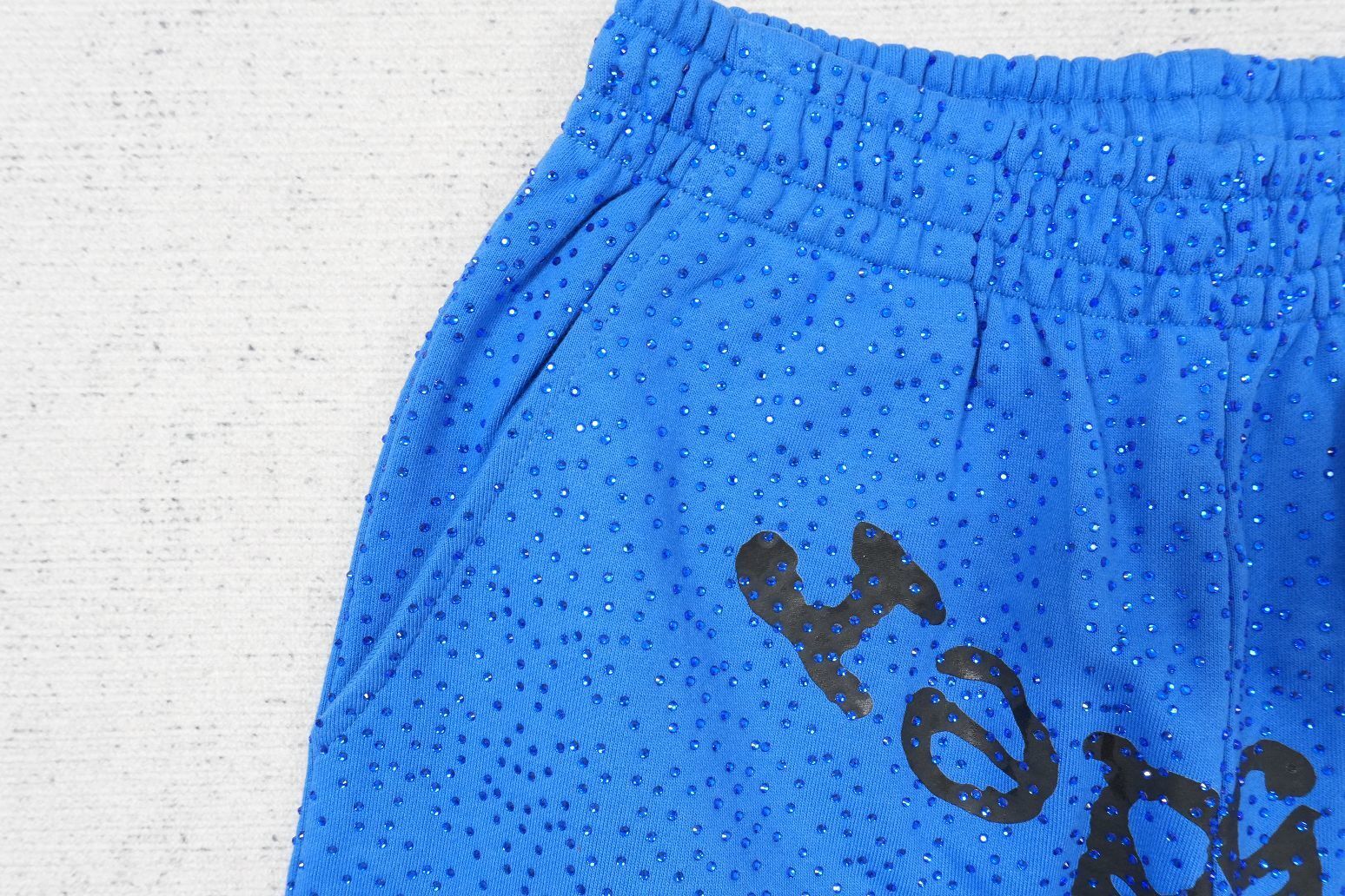 S - SWEATPANTS