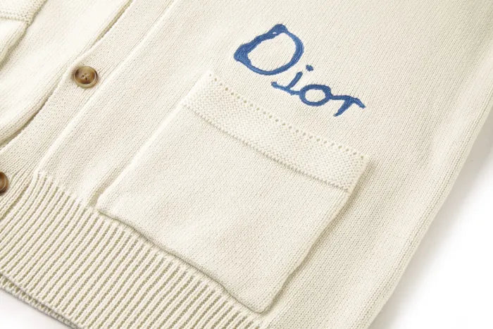 D - SWEATER