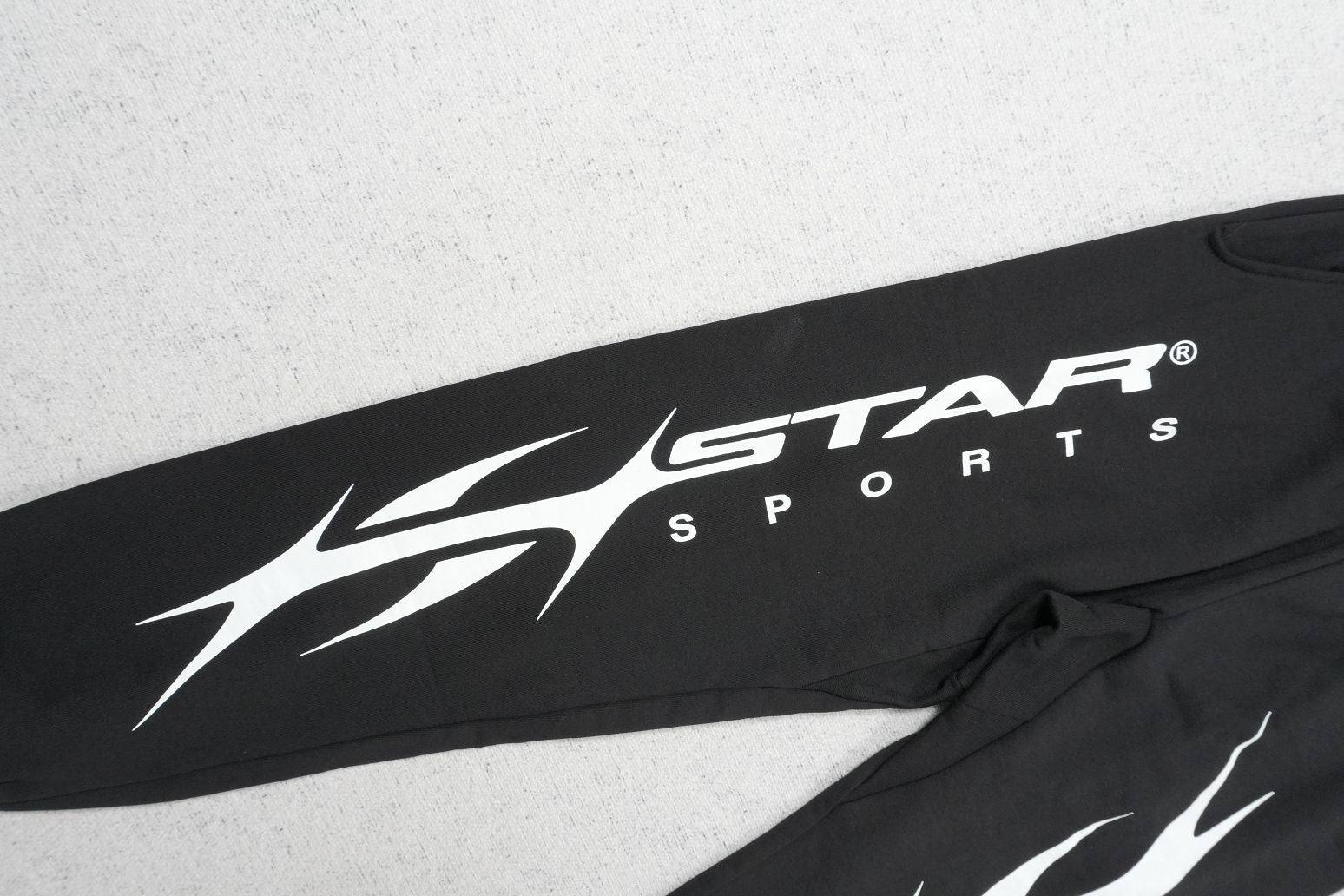 H - SWEATPANTS
