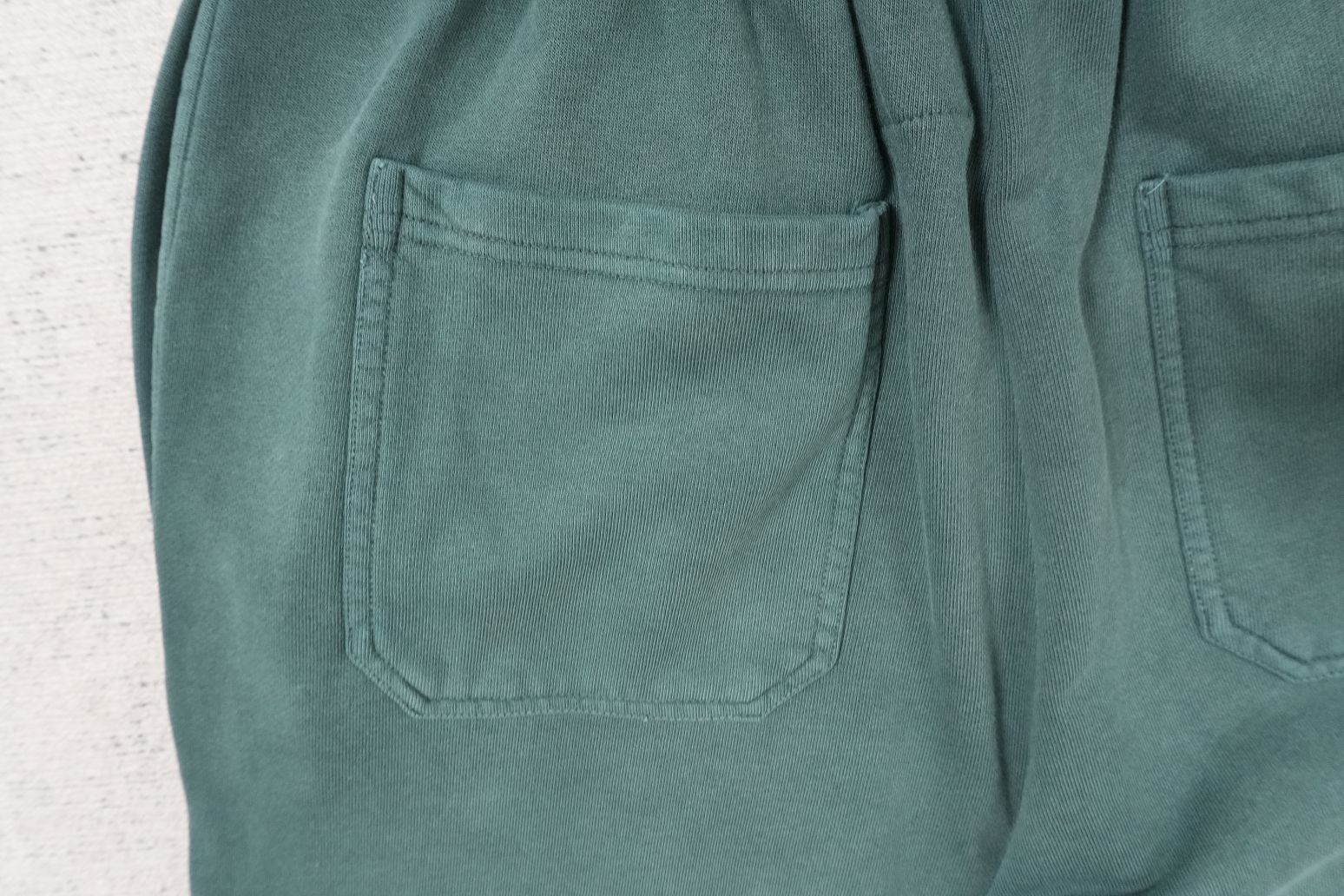 H - SWEATPANTS
