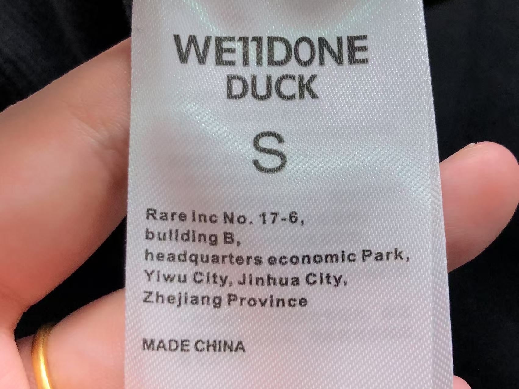 W - SWEATER