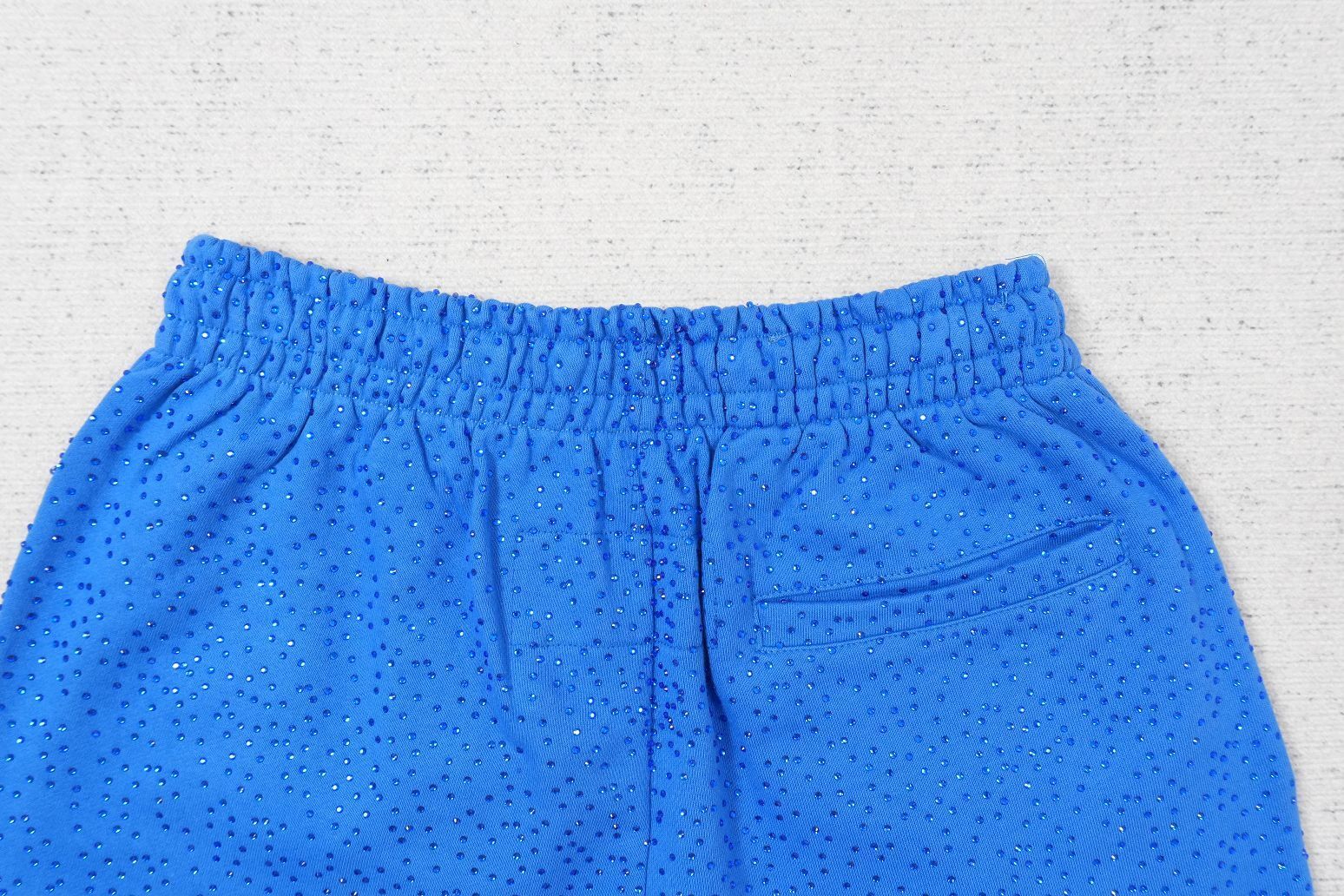 S - SWEATPANTS