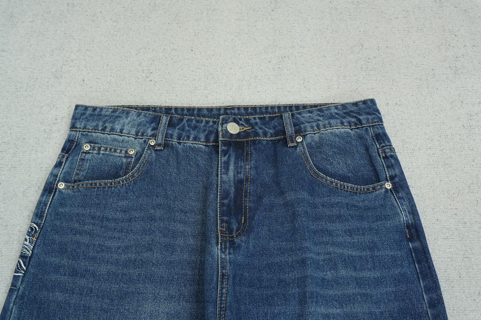 D - JEANS