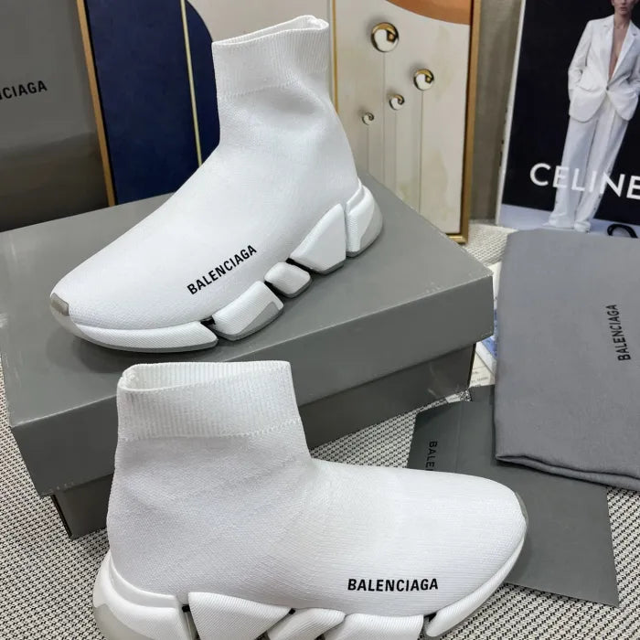 B - SNEAKERS