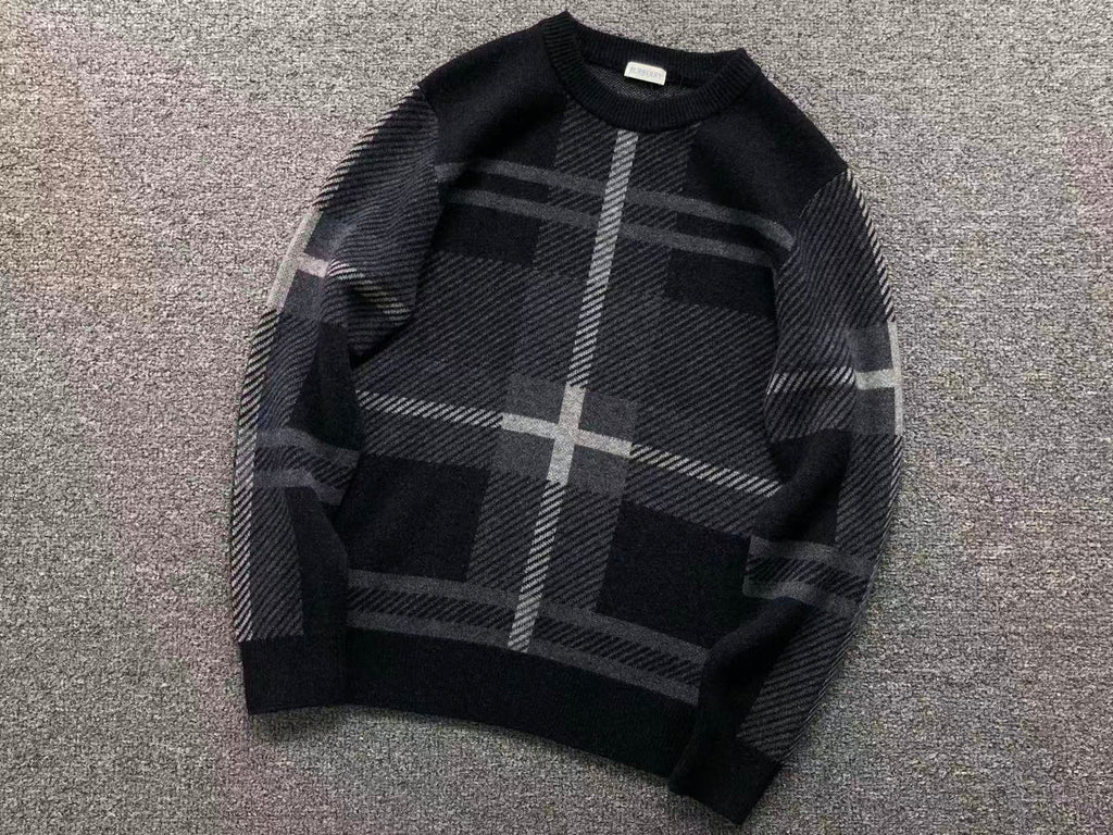 B - SWEATER